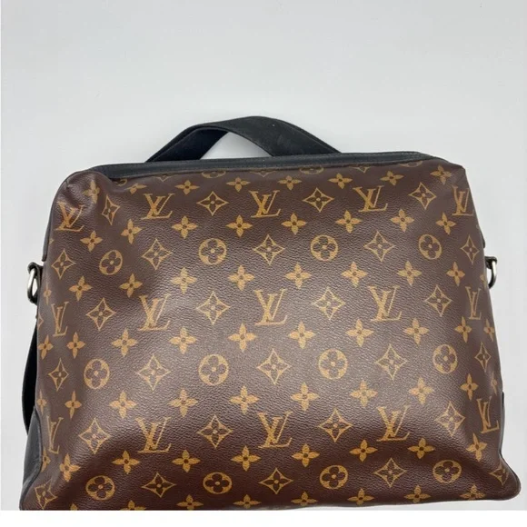 LV MACASSAR MESSENGER MONOGRAM - Picture 4 of 13